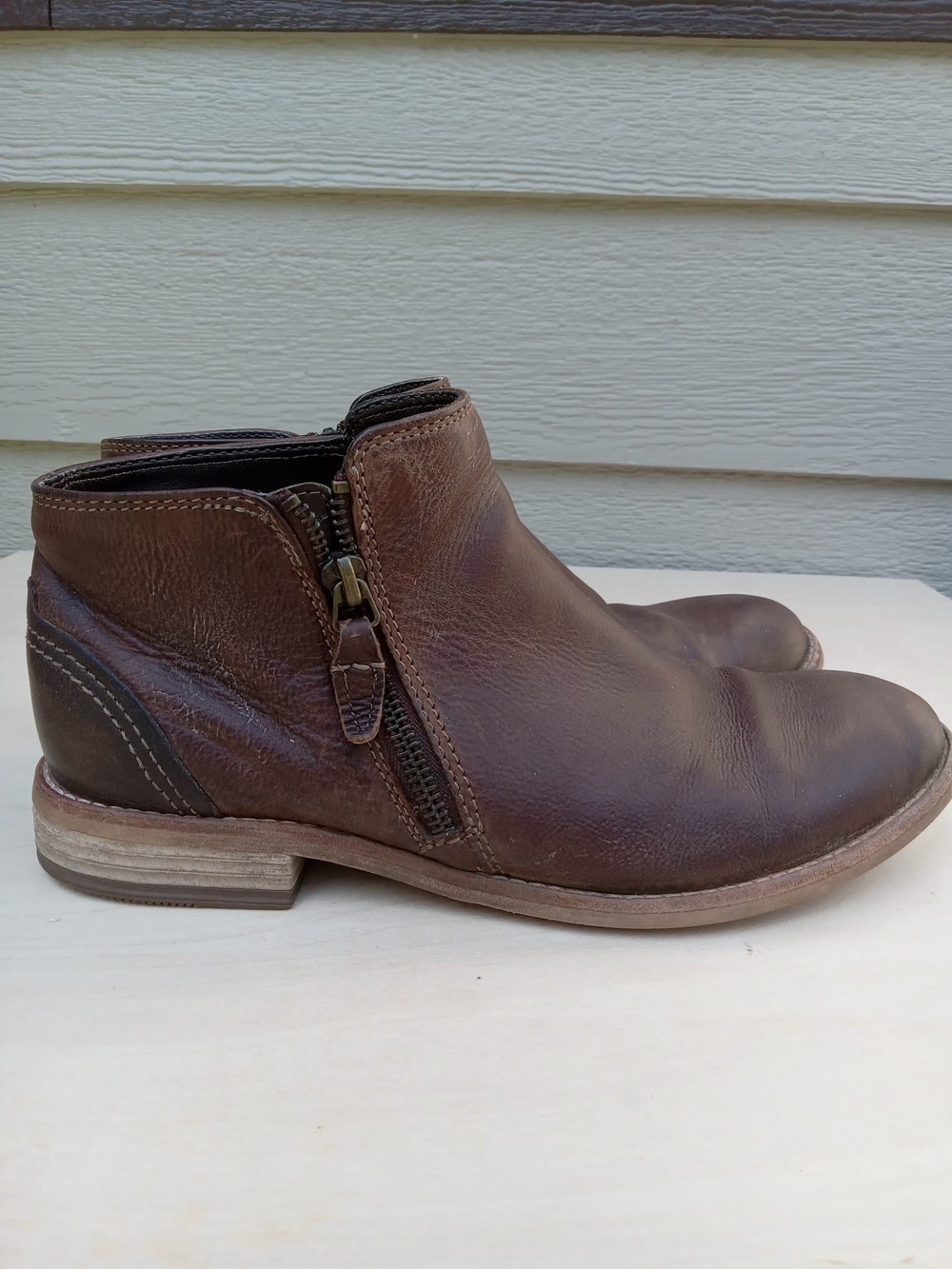Clarks Brown Leather Zip Ankle Boots Women's Size 8